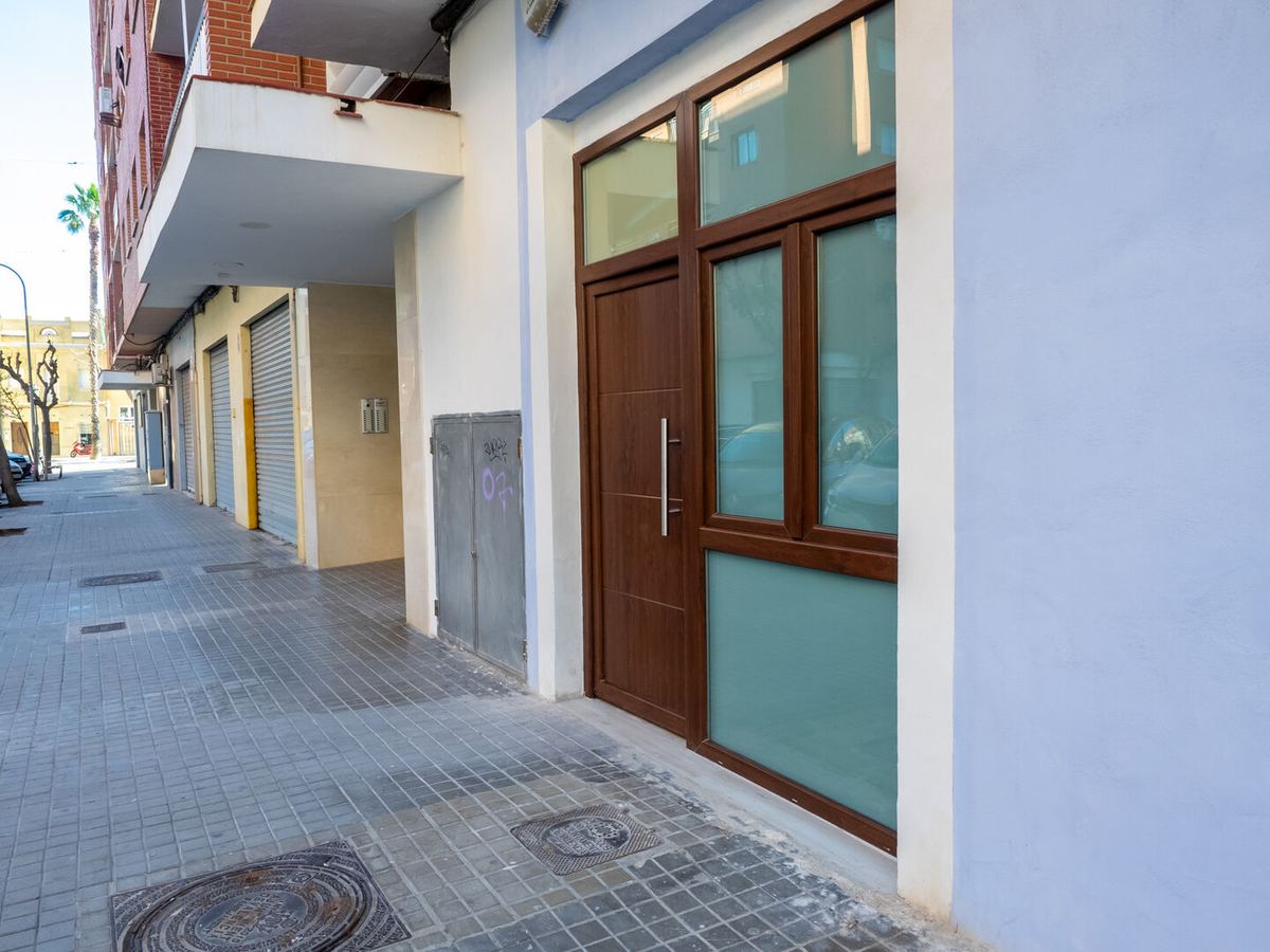 Puerta de entrada del estudio
