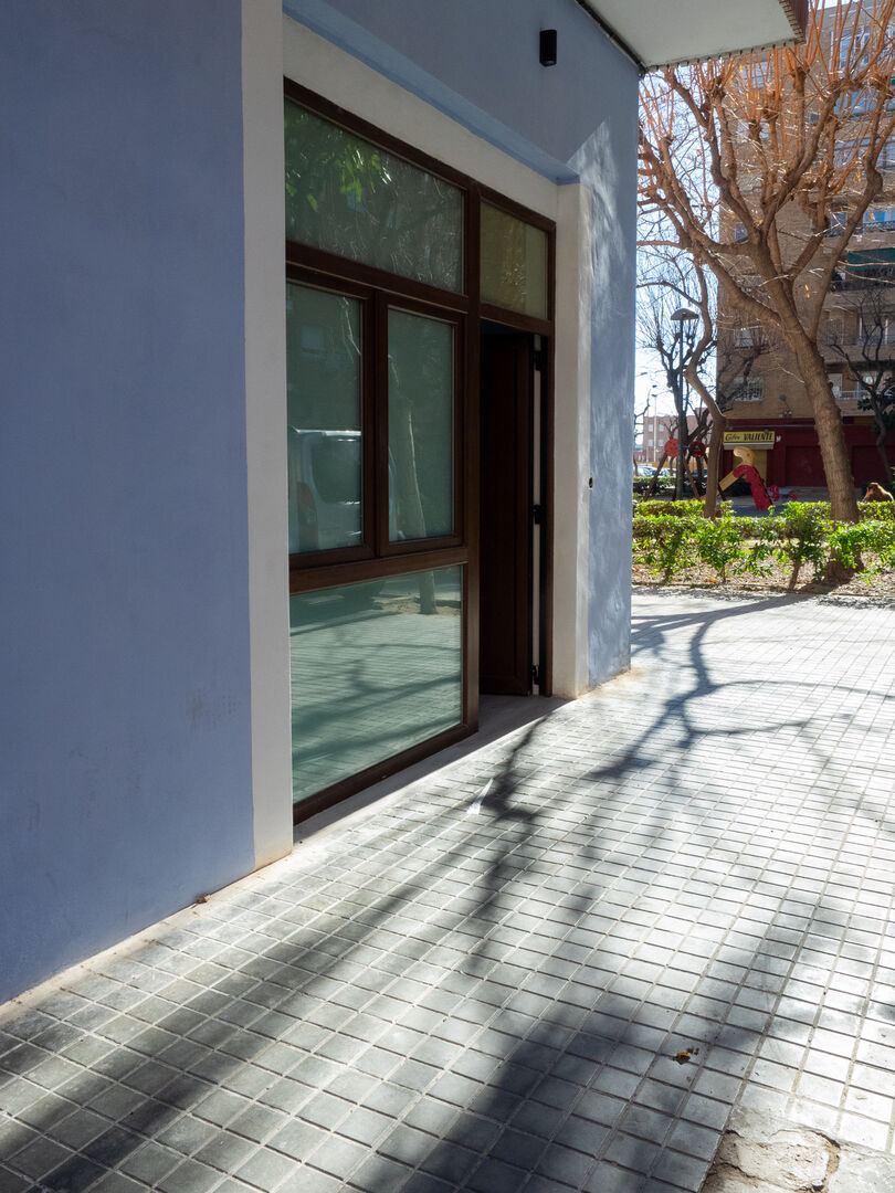 Puerta de entrada del estudio
